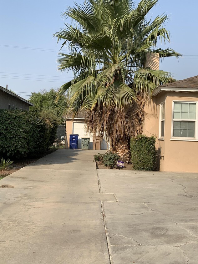 Foto principal - 1213 S Chester Ave