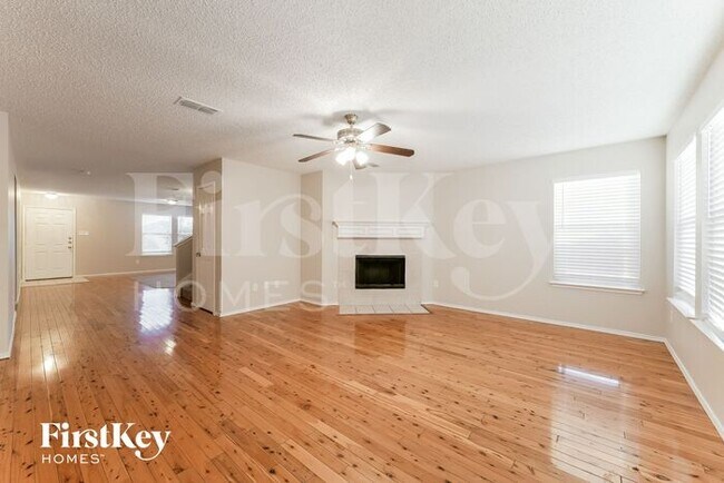 Foto del edificio - 2444 Big Spring Dr