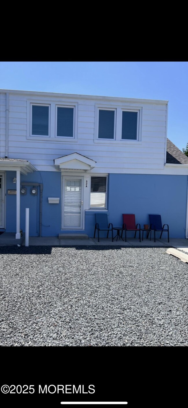 Building Photo - 52 Dunbar Ave