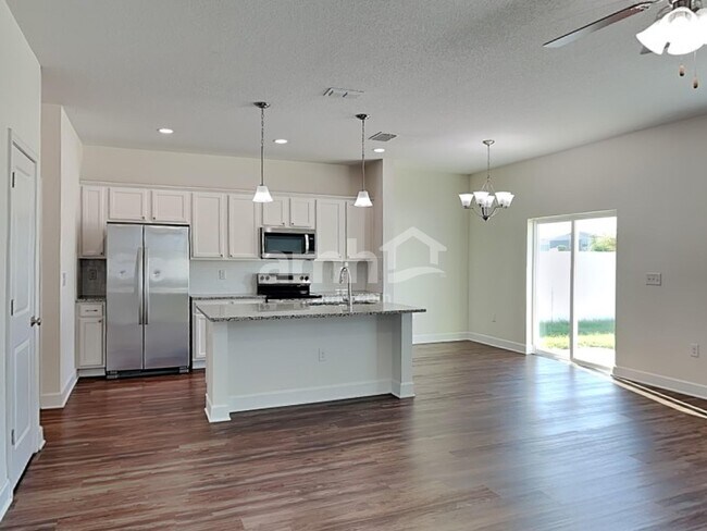 Foto del edificio - 4706 Reisswood Loop