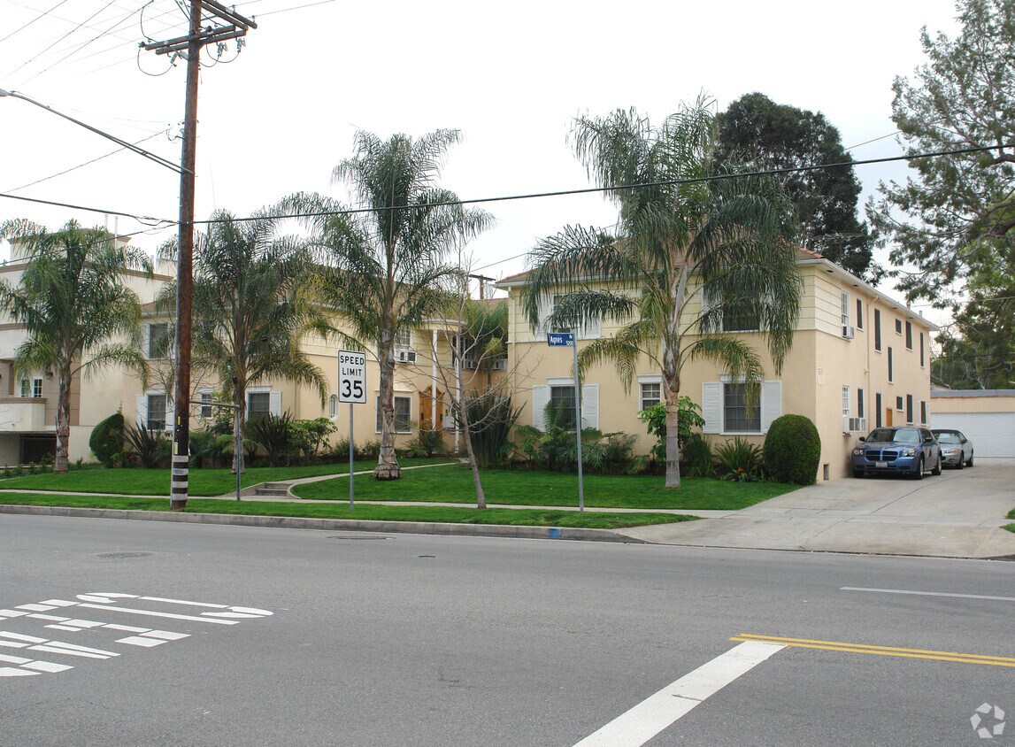Primary Photo - 12020 Magnolia Blvd