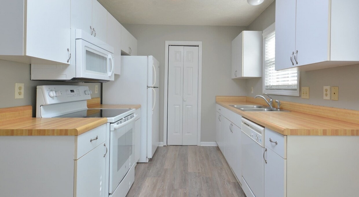 33 Prospect St, Southern Pines, NC 28387 Apartments in Southern Pines