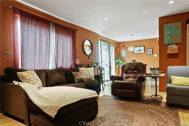 Foto del edificio - 200 Elm Ave