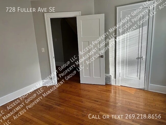 Foto del edificio - 728 Fuller Ave SE