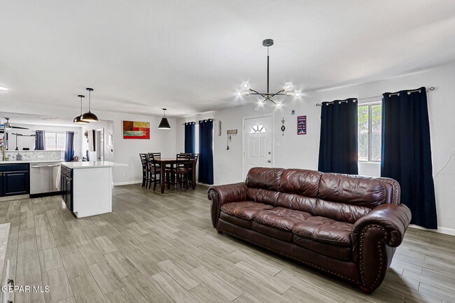 Foto del edificio - 9128 Diana Dr