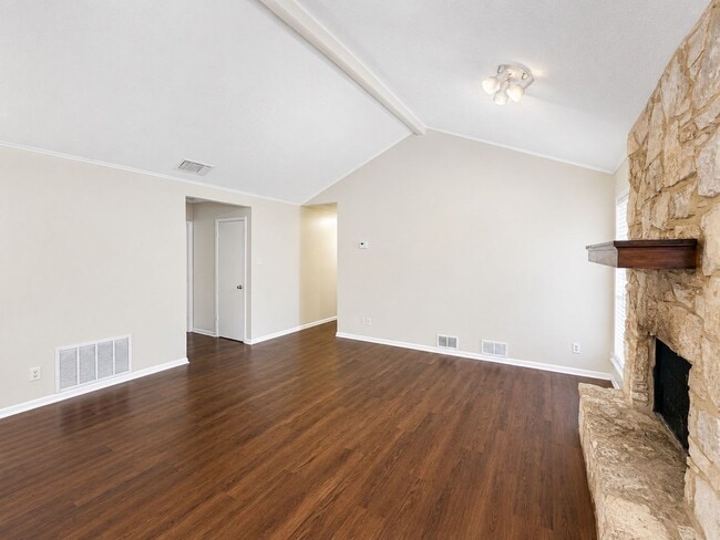 Building Photo - Charming 3/2 in NEISD with Stone Fireplace, Mature Trees & Spacious Backyard!  Conveniently locat...