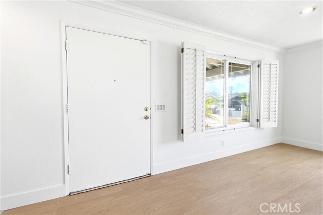 Foto del edificio - 1339 Dahlia Cir