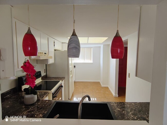 Building Photo - 6338 Newtown Cir