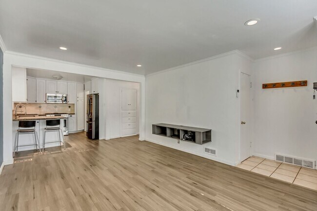 Foto del edificio - Exceptional 4-Bedroom Home in Prime Sugar House Location!