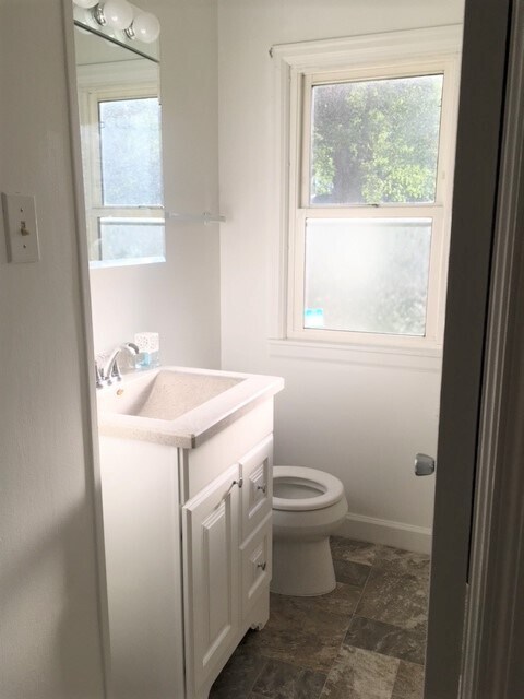 Bathroom - 4519 N Vincent Ave