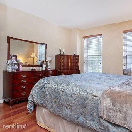 Building Photo - 2 br, 1 bath Apartment - 10104 4th Ave