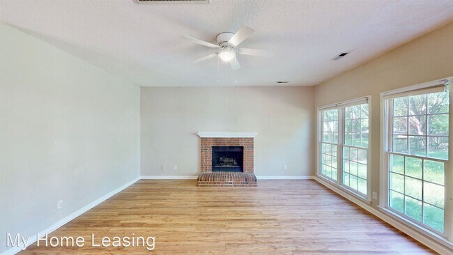 Foto del edificio - 5 br, 2.5 bath House - 8521 Newton Lane
