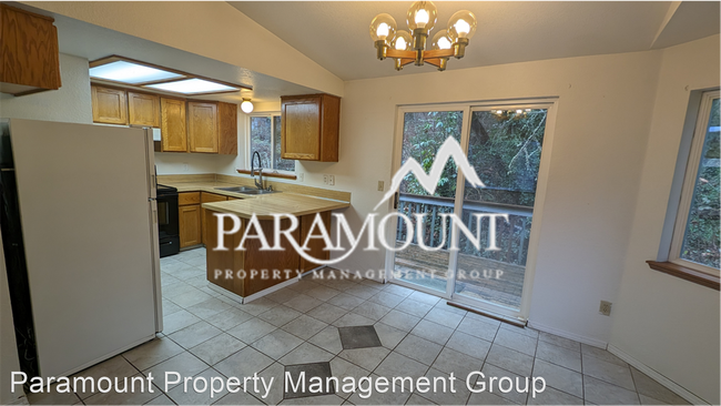 Foto del edificio - 4 br, 2 bath House - 1078 Alaska Ave E