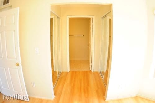 Building Photo - 2658 Menlo Ave