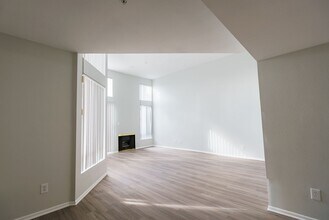 Interior Photo - 315 South Virgil Ave