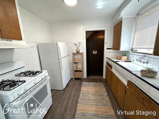 Building Photo - Beautiful 4 Bedroom 1 Bathroom now available for rent!