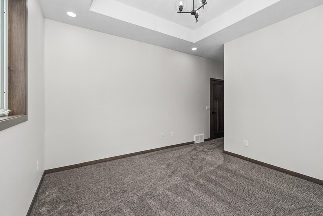 Building Photo - 6304 N Deadwood Ave