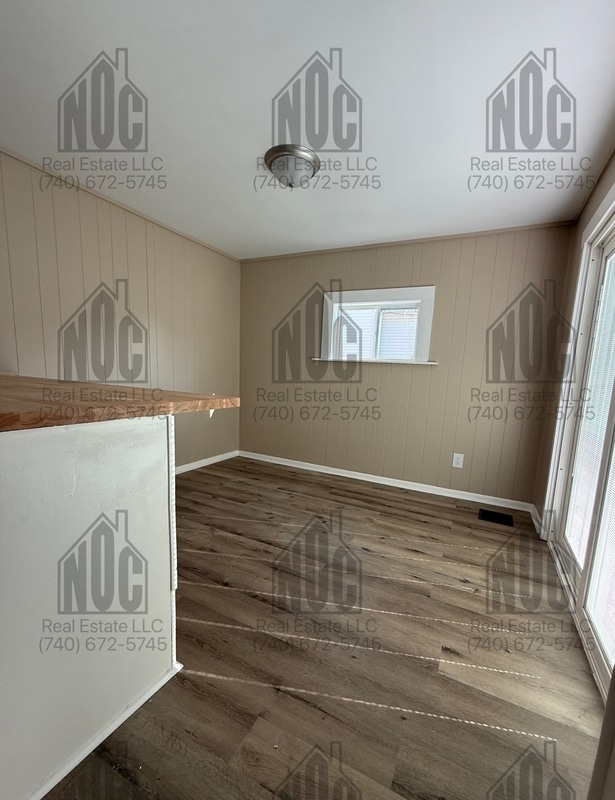 Building Photo - 148 148 1/2 E Allen St. - 148