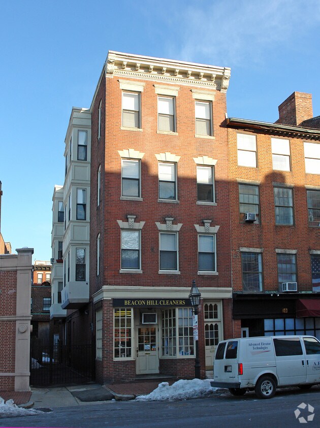Primary Photo - 151 Charles St