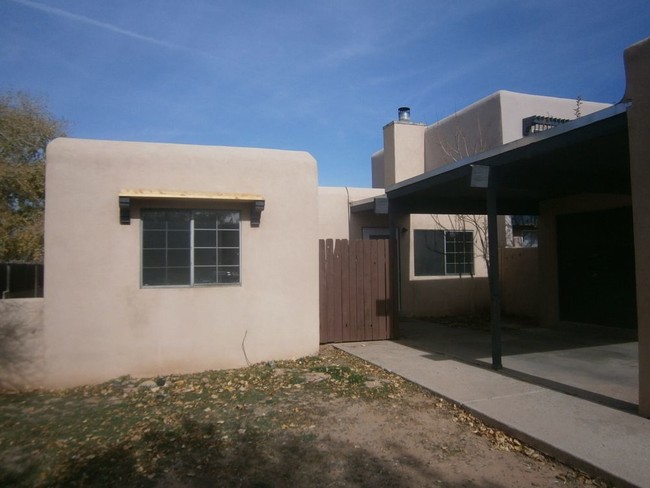 Building Photo - 2711 Rincon Ct