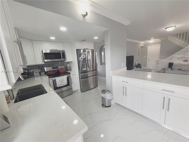 Building Photo - 7506 NW 169th Terrace