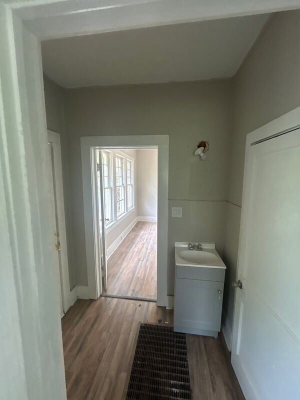 Foto del edificio - 130 N Alabama Ave