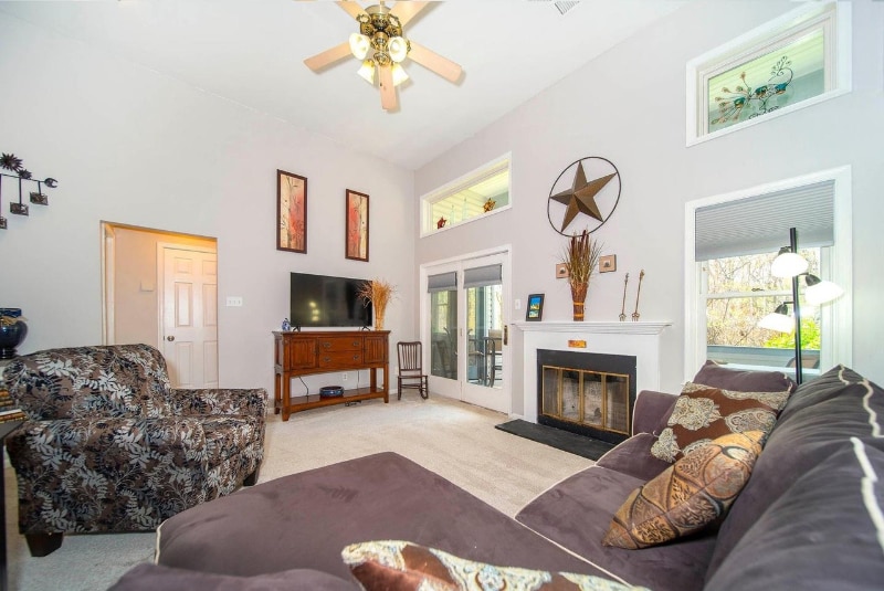 Primary Photo - 4603 Claremont Ct