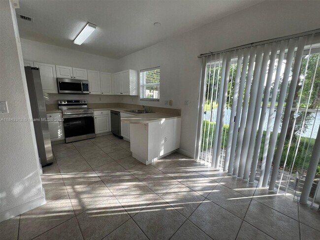 Foto del edificio - 9363 SW 219th St