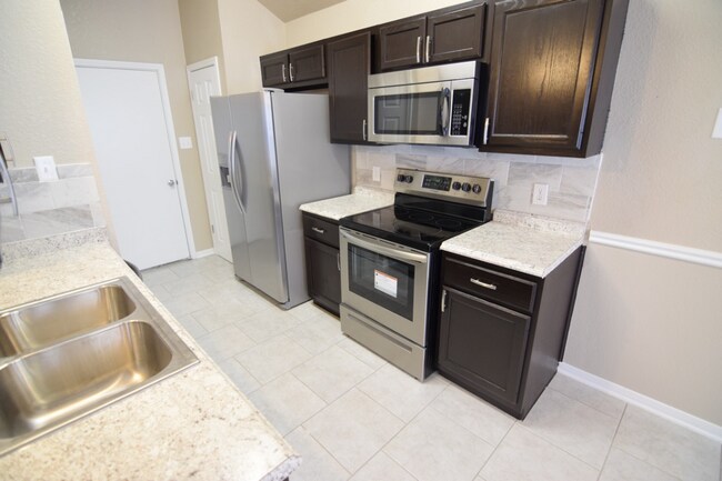 Foto del edificio - 101 Bluestem Ct