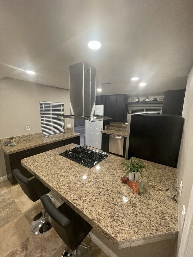 Kitchen - 1317 Marline Ave