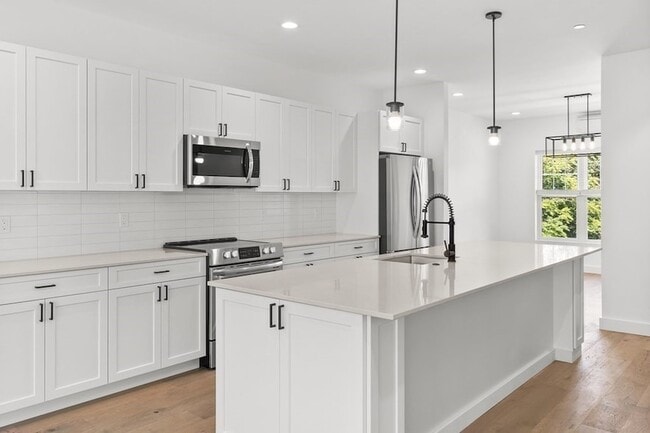 Photo - 635 Main St House