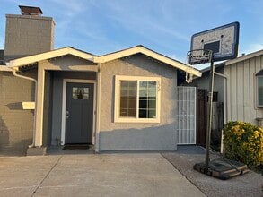 Building Photo - 622 Clauser Dr