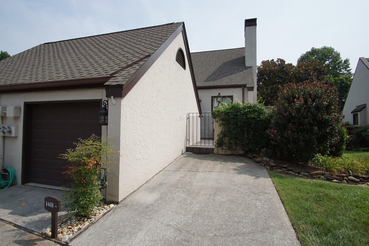 Foto principal - 1481 Touraine Pl