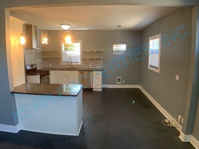 Building Photo - Charming 2-Bedroom Retreat in the Heart of...