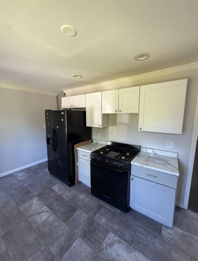 Building Photo - 8215 Crudele Dr
