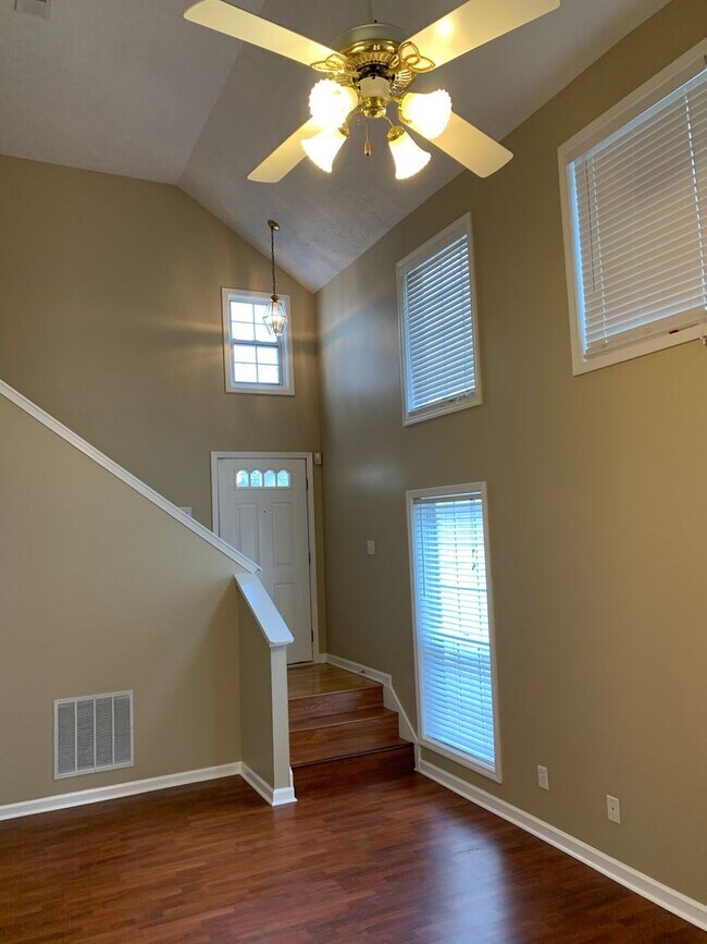 Foto del edificio - Charming 3BR/2.5BA Cul-de-Sac Home in Sought-After Avensong Community!
