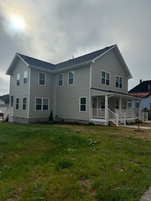 Building Photo - 116 Henry Ave