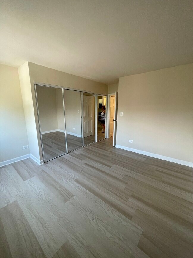 Foto del edificio - 6633 N Sheridan Rd