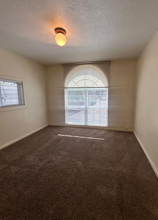 Foto del edificio - 2217-2221 Lee St SE