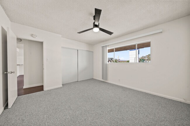 Foto del edificio - 1000 E 32nd St