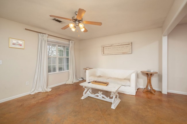 Foto del edificio - 127 Darby Way