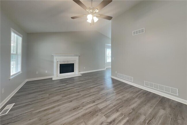 Building Photo - 336 Paradise Cir