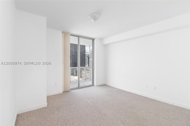 Foto del edificio - 1111 SW 1st St