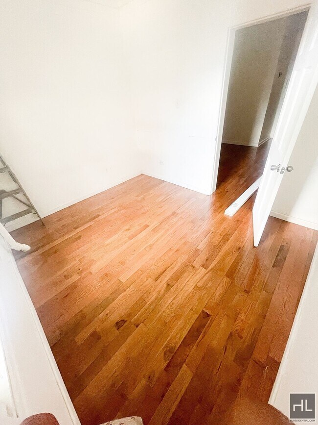 Building Photo - 21 STREET