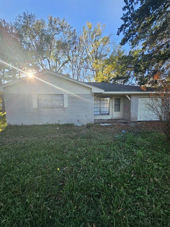 8235 Thompson Rd, Highlands, TX 77562 House Rental in Highlands, TX