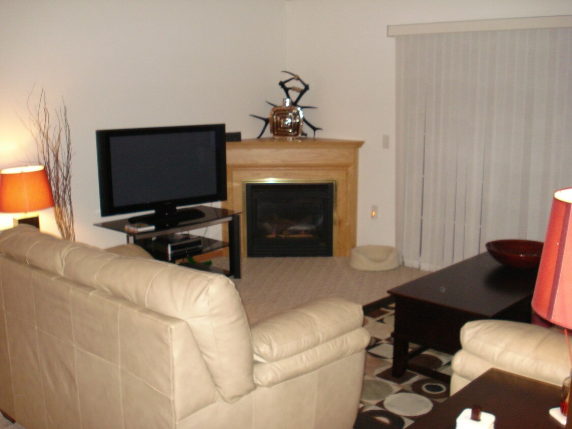 Building Photo - 210 Parador Pl