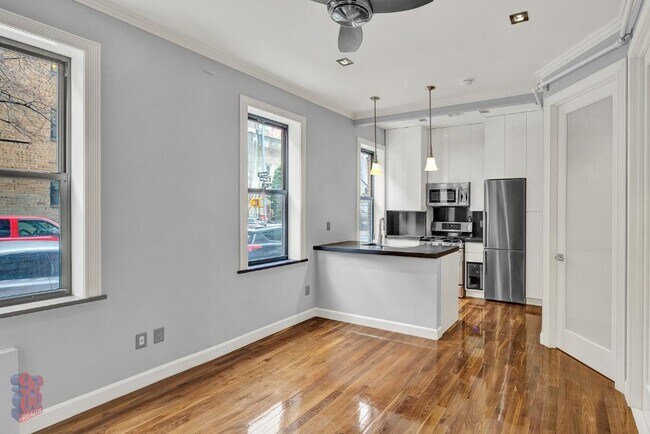 Foto del edificio - 141 Ridge St