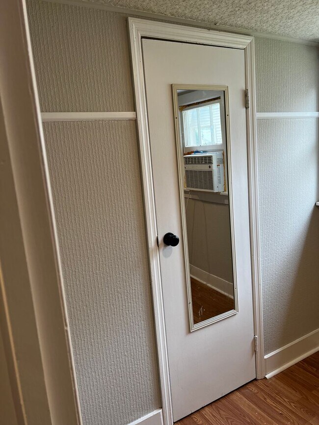 Foto del edificio - 3 Bedroom 1 Bath
