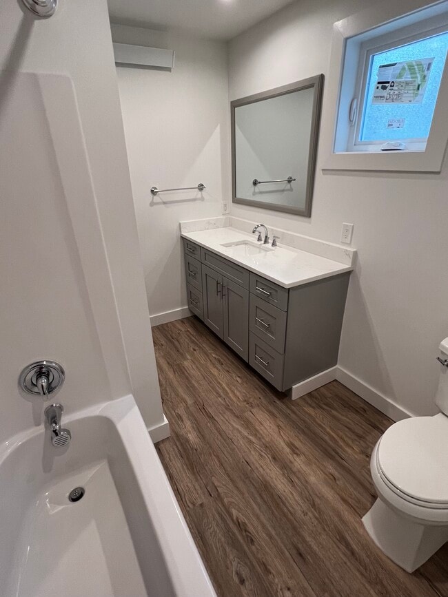 Building Photo - 616 E Myrtle St