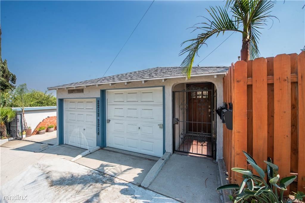 Primary Photo - 2 br, 1 bath Triplex - 2214 Fair Oak View Ter